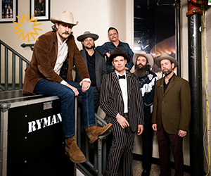 Old Crow Medicine Show's Holiday Hootenanny featuring Bronwyn